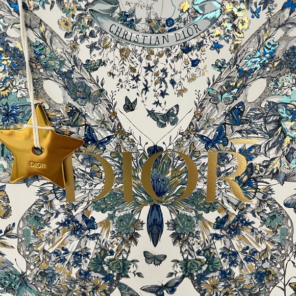 TWO RARE DIOR HOLIDAY GIFT SHOPPING BAG WITH RIBBON AND GOLD STAR 16.5x12x5 ⭐️ - Picture 5 of 7